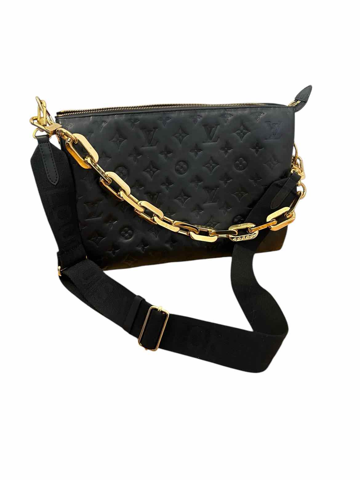 LOUIS VUITTON Size MM Black Purse