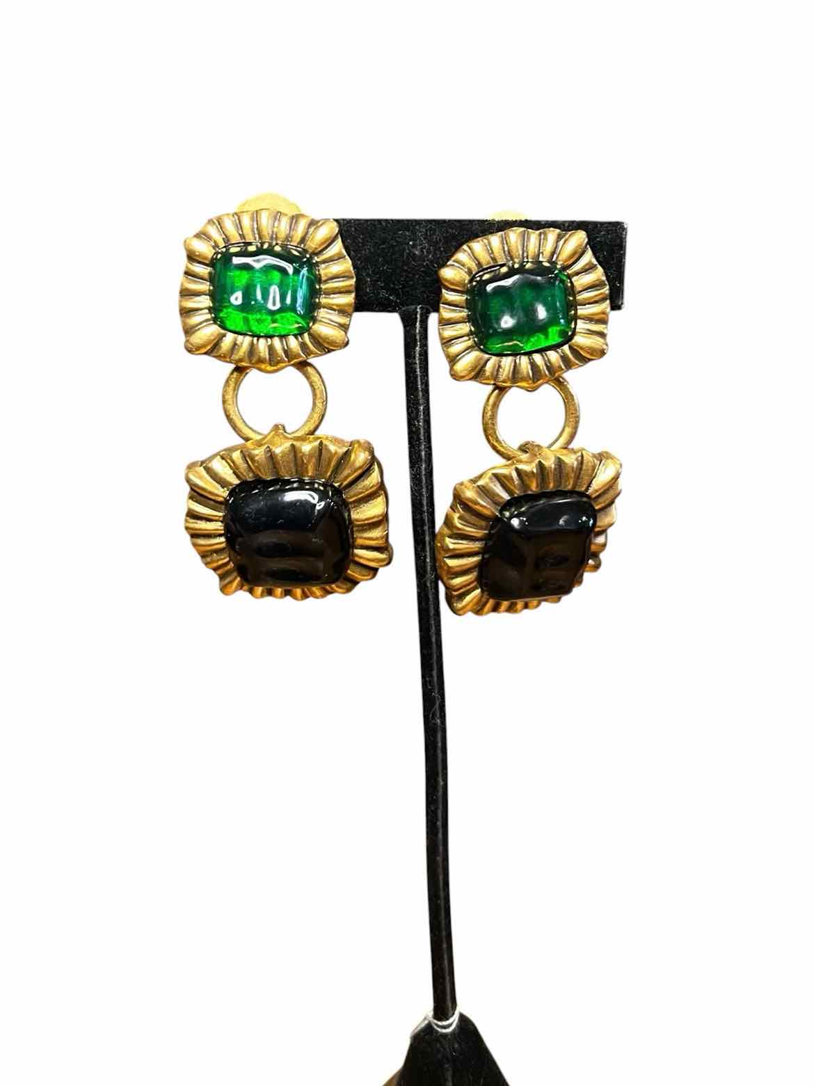 Oscar de la Renta Size Long gold/green/purp Earrings