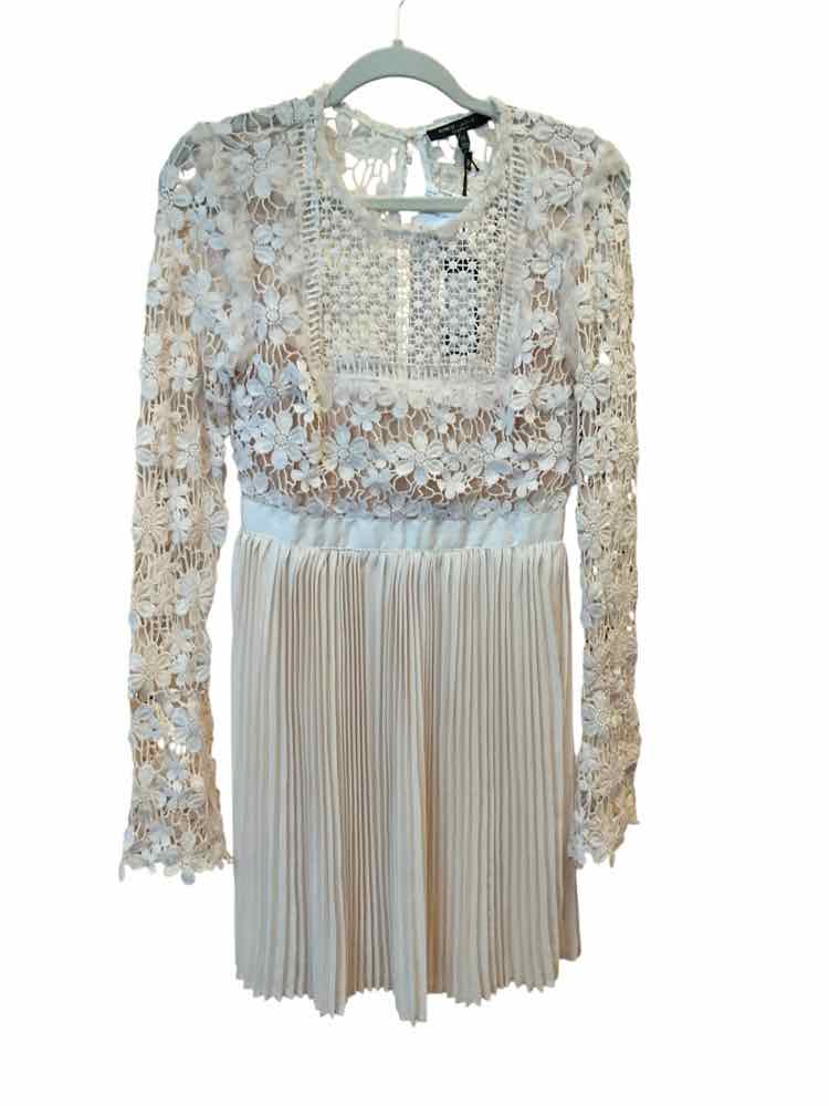 Romeo+Juliet Couture Size M Cream Dress