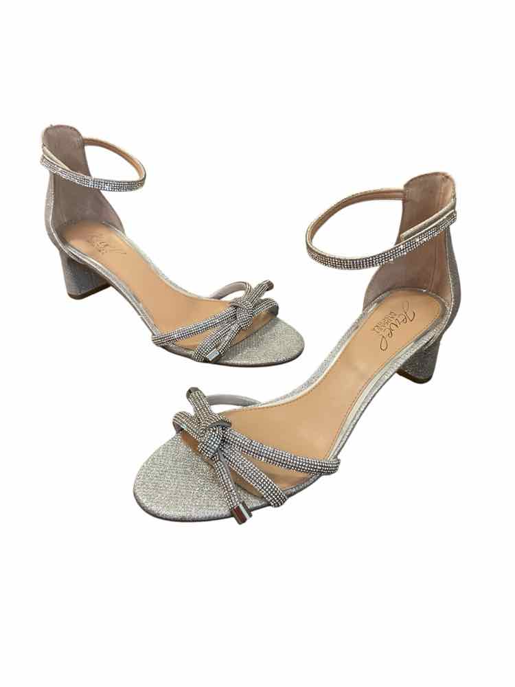 Jewel Badgley Mischka Size 8 silver Shoes