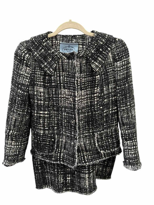 Prada Size 40 BLK/WH suit
