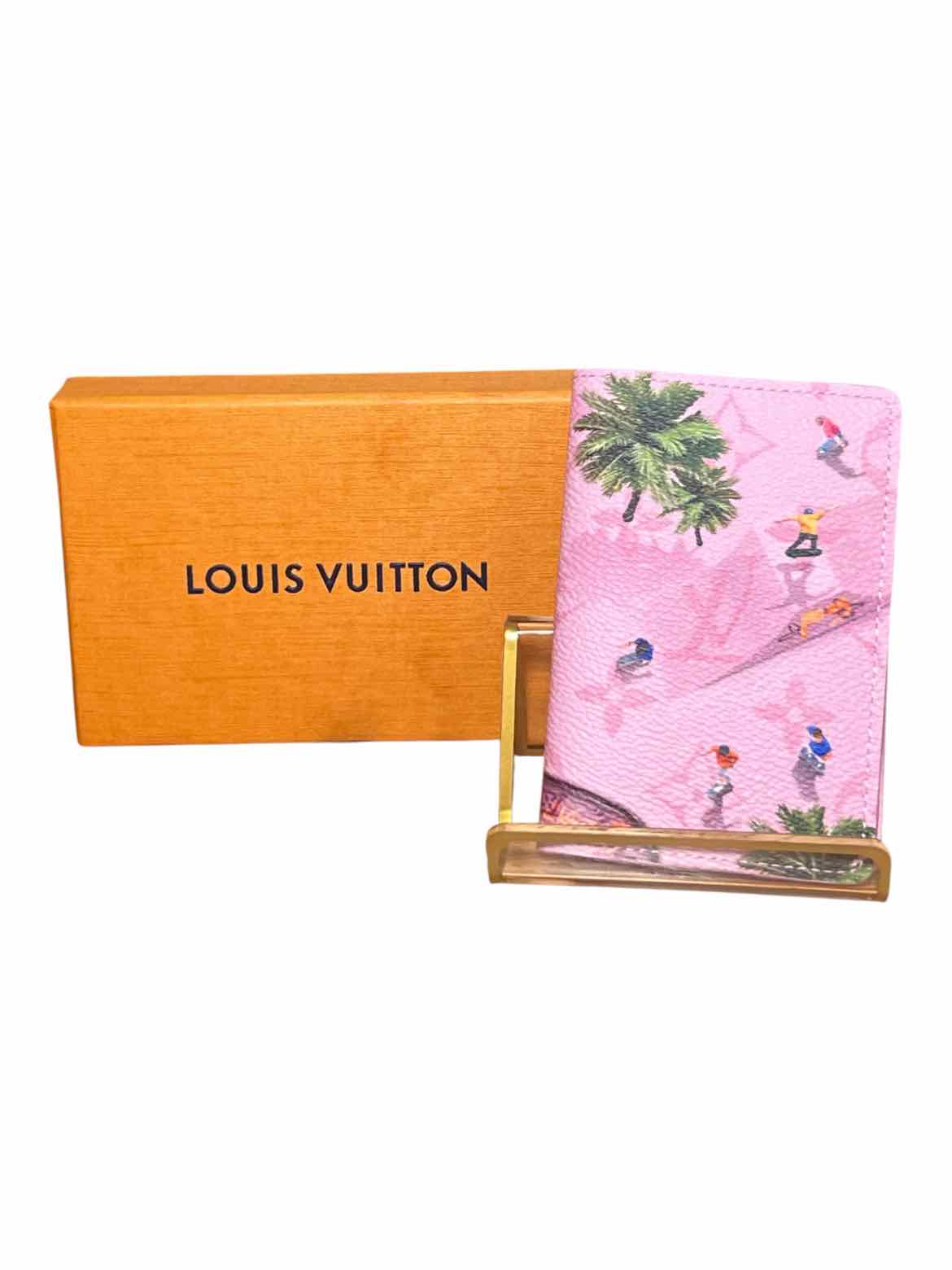 LOUIS VUITTON Size Small pink/multi Wallet