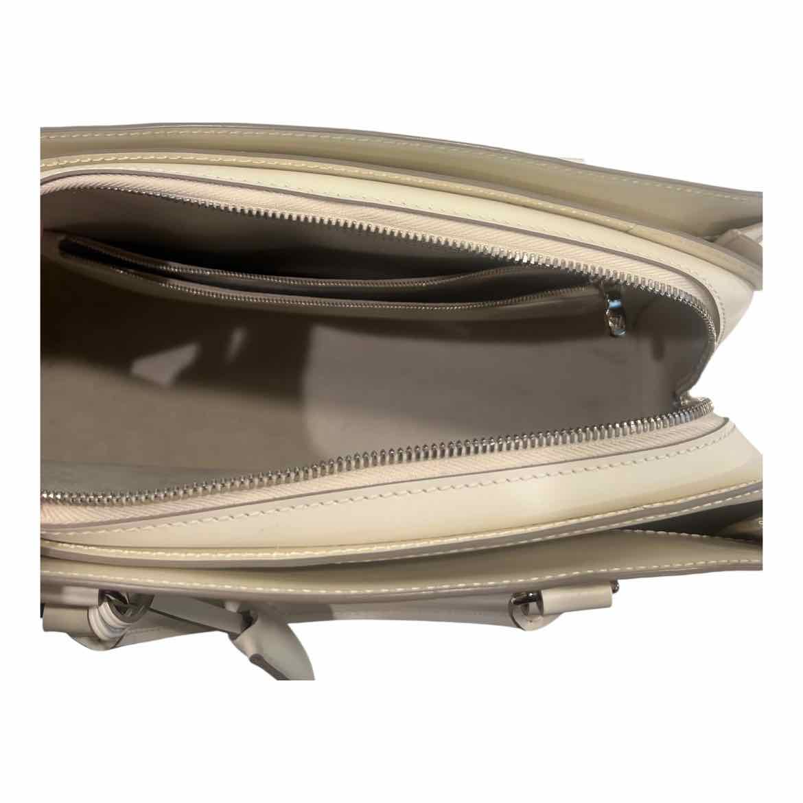 LOUIS VUITTON Size NM Ivory Purse