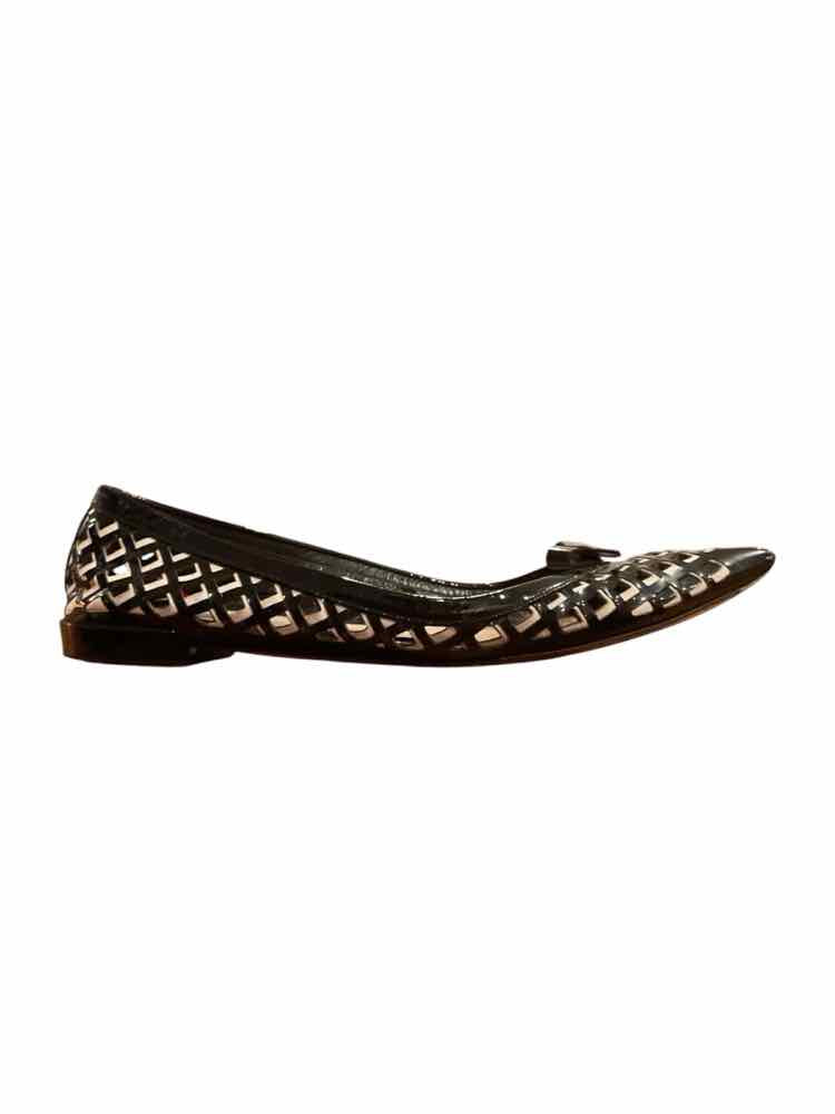 Prada Size 39 Black/White Shoes