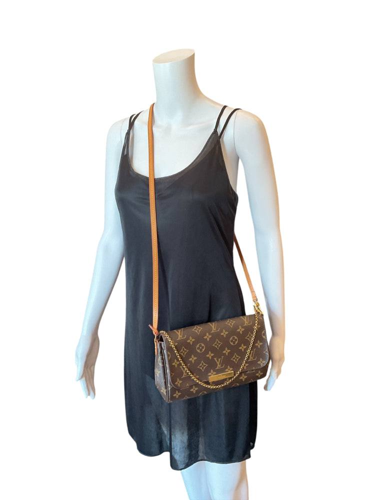 LOUIS VUITTON Size MM MONOGRAM Purse